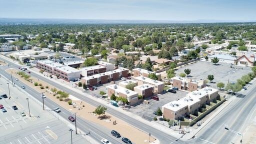 Foto del edificio - 12621 Lomas Blvd NE