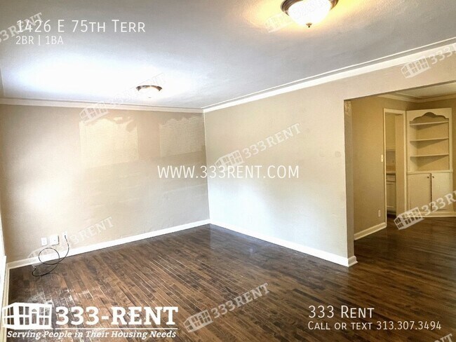 Building Photo - Location is everything in this cute ranch ...