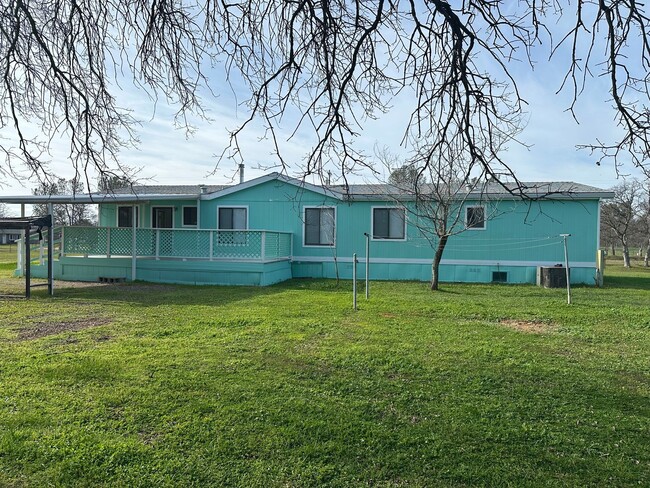 Foto del edificio - Peaceful Country Living on 2 Fenced Acres