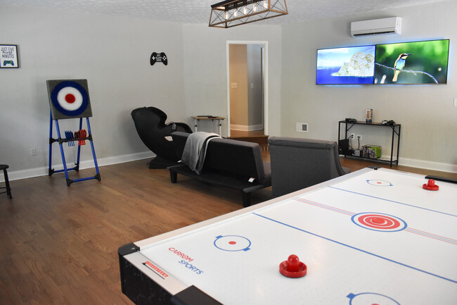 Game Room - 2635 Grant Cir NW