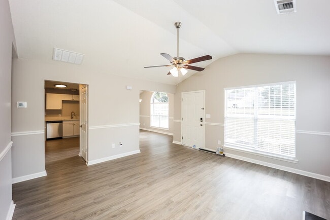 Foto del edificio - 5651 Eagles Feather Ln