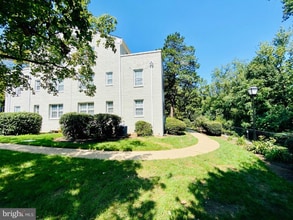 Building Photo - 824 S Arlington Mill Dr