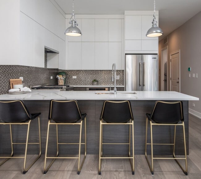 Foto del edificio - 2930 N Lincoln Ave