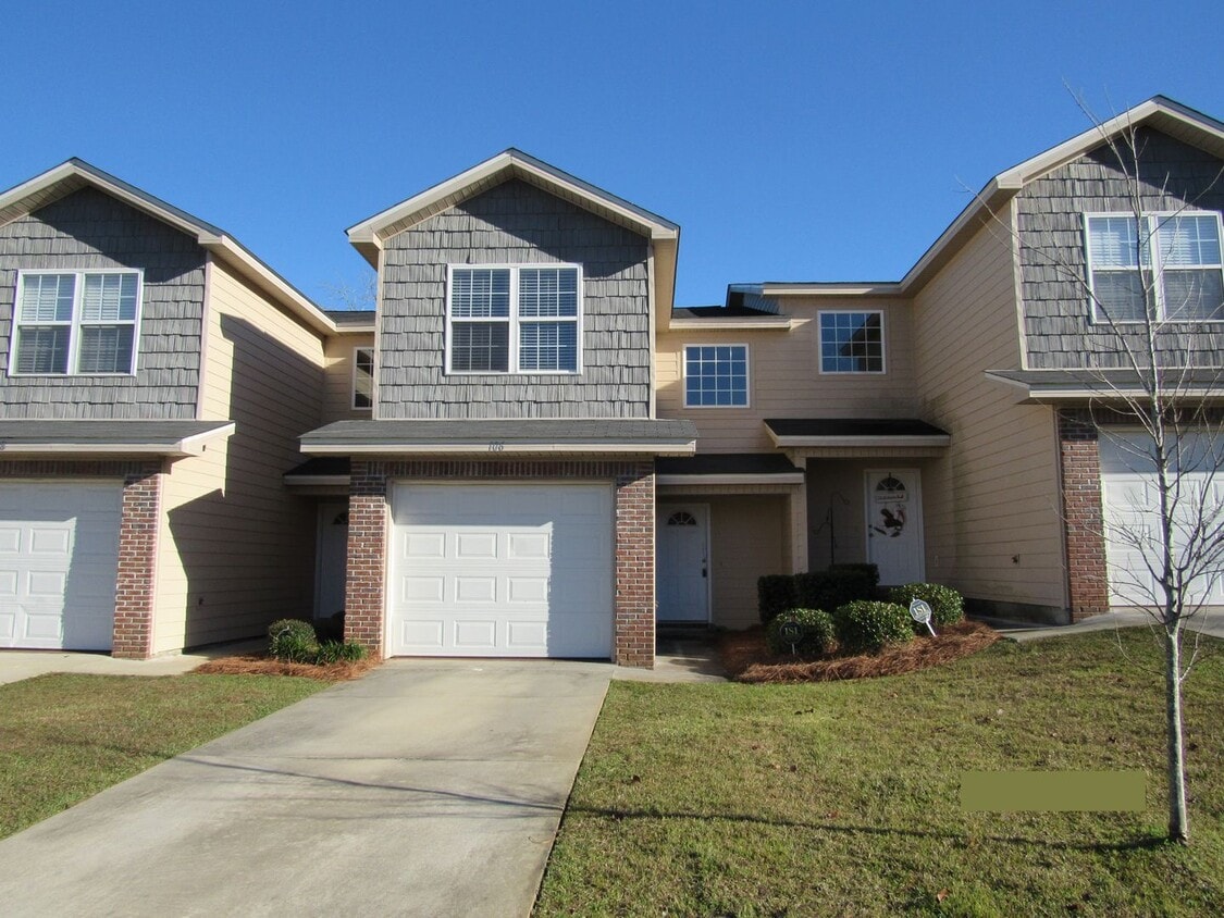 106 Cody Dr Unit 1, Enterprise, AL 36330 Room for Rent in Enterprise