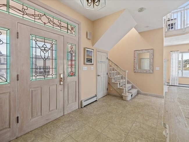 Building Photo - 9 Kenilworth St