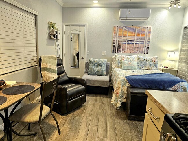 Foto del edificio - 14322 Holt Ave