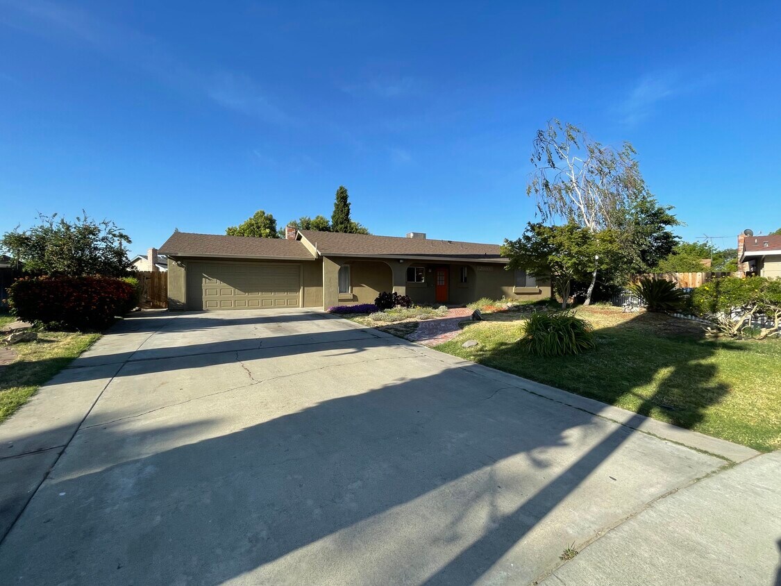 Front Driveway - 2980 Blackburn Ct