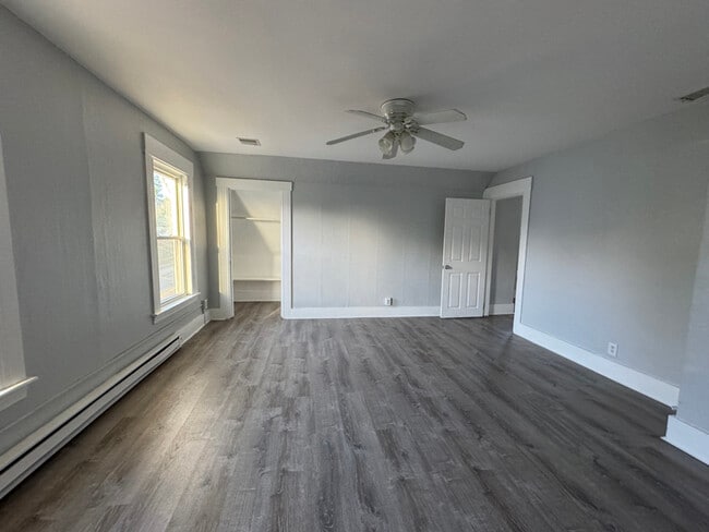 Building Photo - 281-283 Bridge St