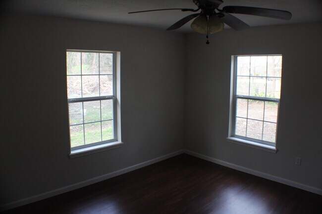 Building Photo - 9221 Lambright Rd