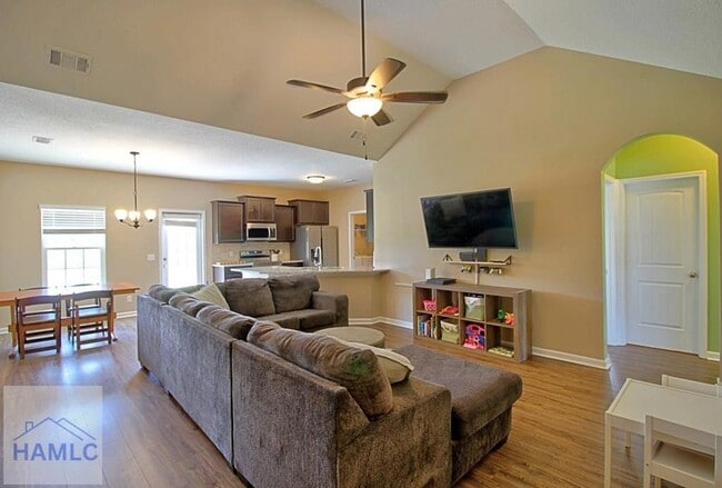 Building Photo - 50 Sunflower Cir NE