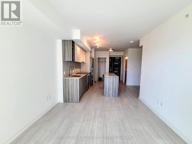 Building Photo - 31 Tippett Rd