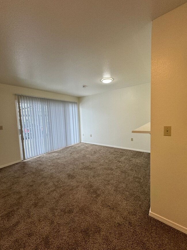 Building Photo - 10873 W Ustick Rd