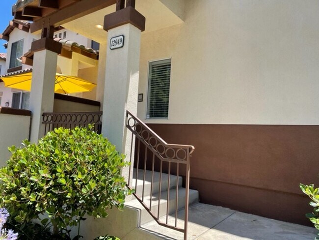 Foto del edificio - 2 Bedroom in Beautiful Tustin Golf Community