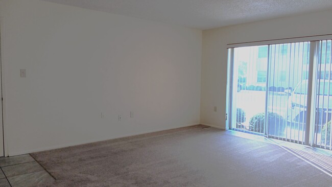 Building Photo - Location is great with this spacious 2-bed...