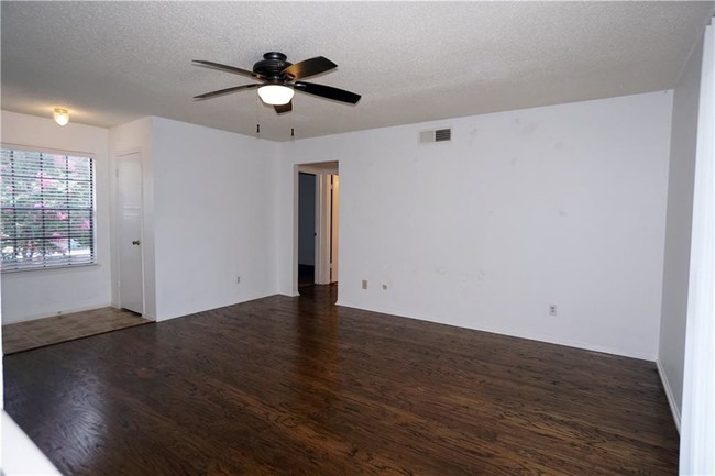 Building Photo - 5335 Bent Tree Forest Dr