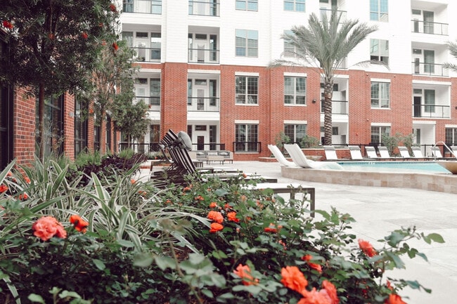 Building Photo - 2111 Austin Apartments
