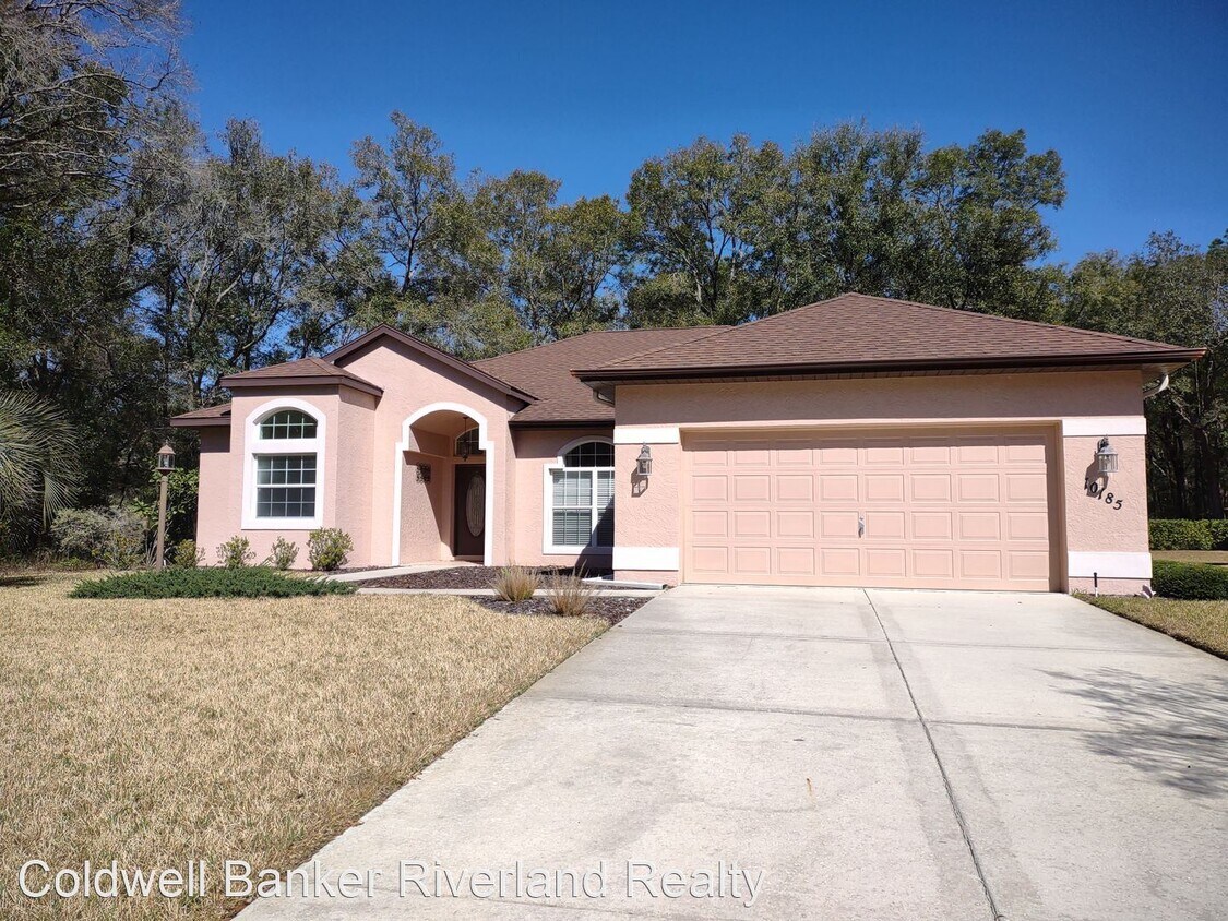 3 br, 2 bath House 10185 SW 192nd Circle House Rental in Dunnellon