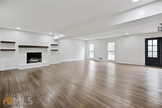 Foto del edificio - 5228 Wynterhall Ct