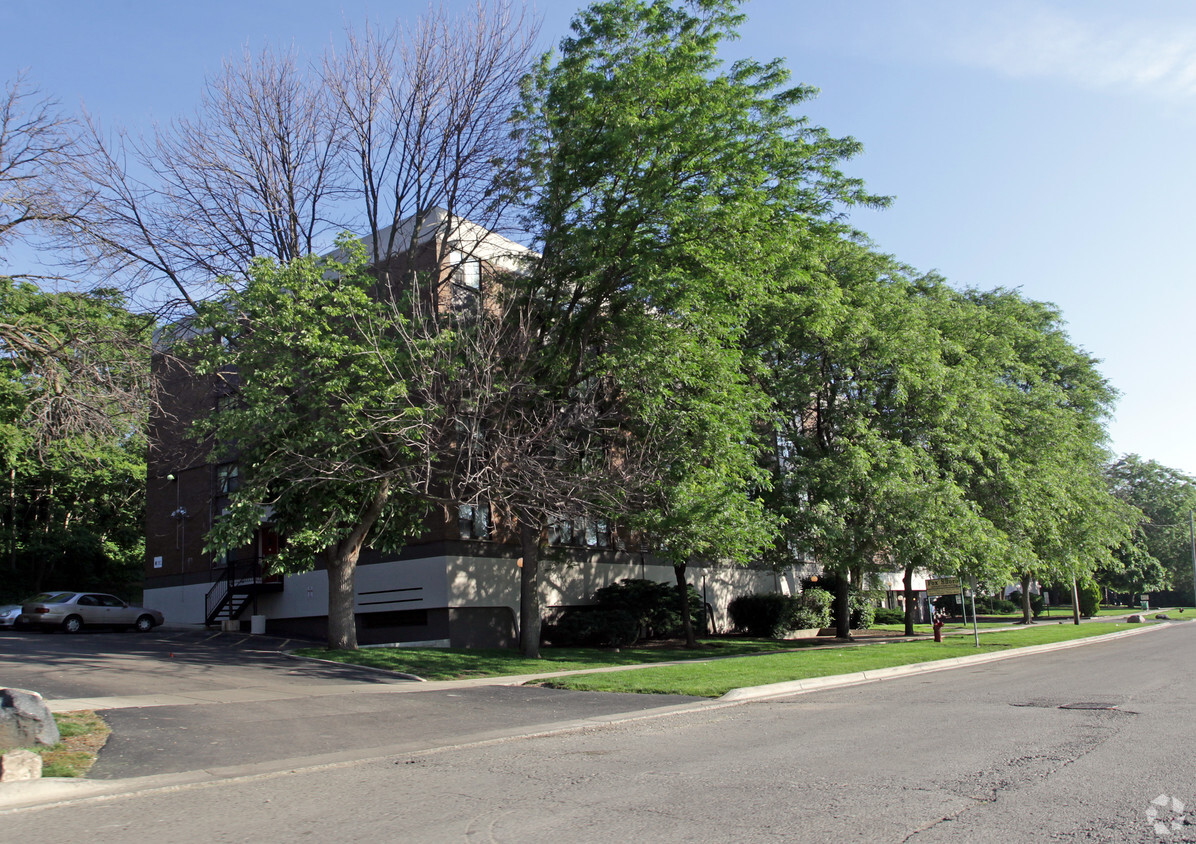 Foto del edificio - Fox Shore Apartment