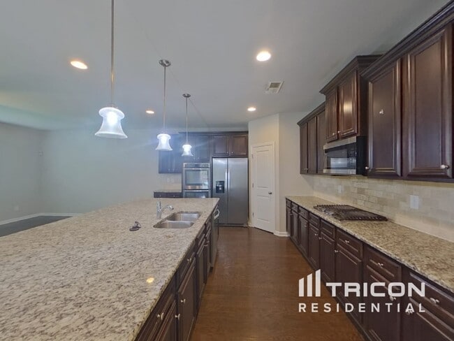 Building Photo - 2140 Dodson Woods Dr