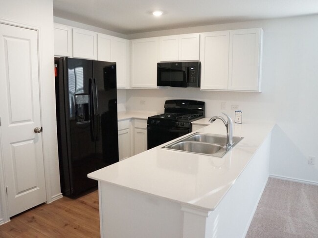 Building Photo - 3 Bedroom Single Family Home in Kyle