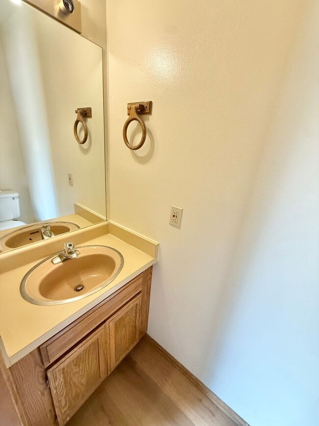 Building Photo - 499 Forest Edge Ln