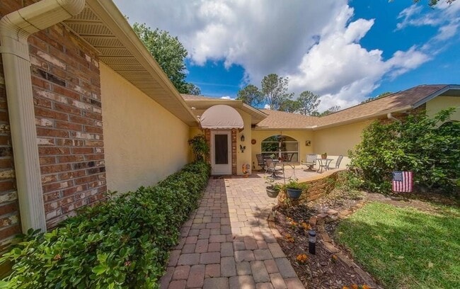 Building Photo - Gorgeous 3 Bed 2 Bath POOL HOME  in W Sect...