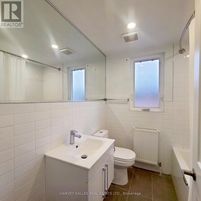 Photo du bâtiment - 521 Browns Line