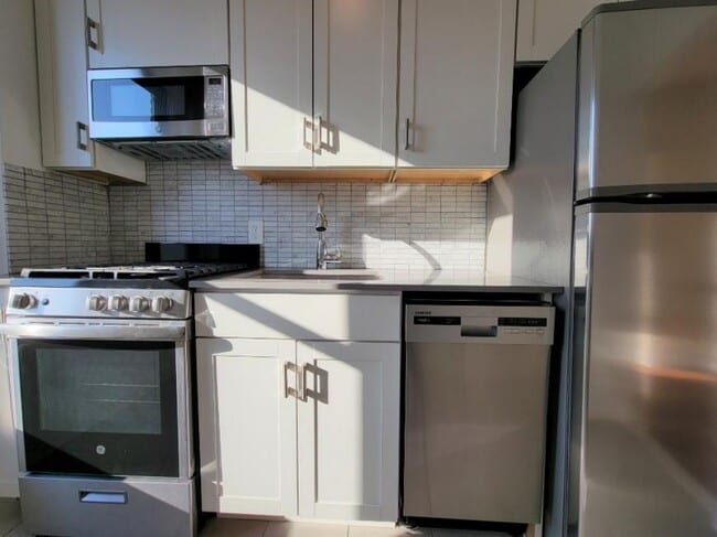 1 bedroom in ASTORIA NY 11103 - 1 bedroom in ASTORIA NY 11103 Apartment
