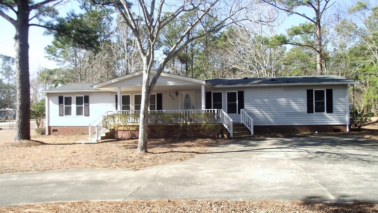 Primary Photo - 402 5 Aprils Dr