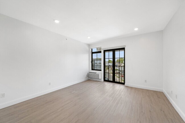 Building Photo - Brand New Barbara Anne Lofts. 1 MONTH FREE...
