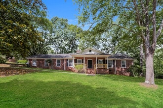 Building Photo - 140 Oak Park Dr