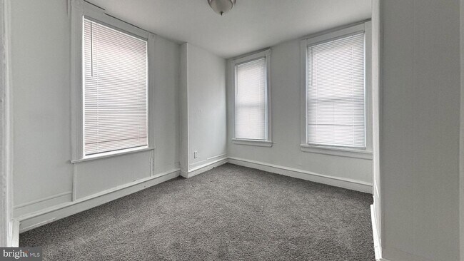 Foto del edificio - 56 N Dewey St