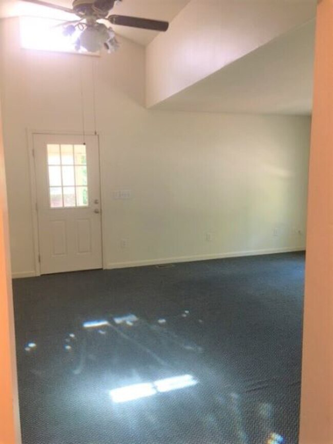 Foto del edificio - 5322 Masonboro Loop Rd