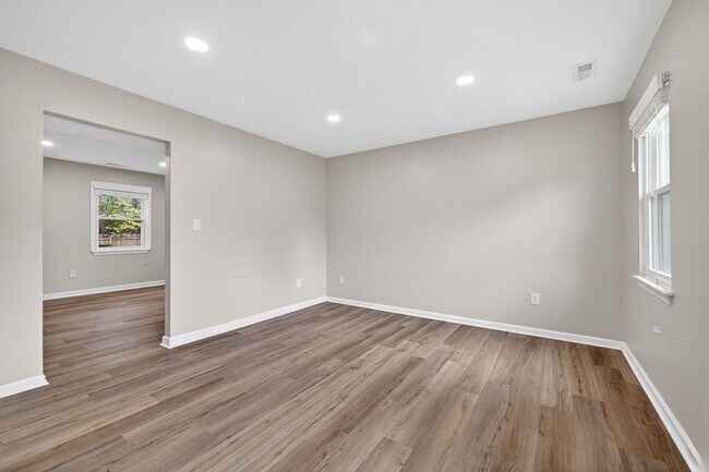 Foto del edificio - Virginia Beach Gem – 3 Bed, 2.5 Bath with Fenced Yard & Modern Upgrades