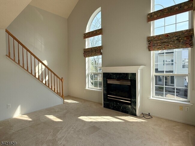 Foto del edificio - 82 Hancock Dr