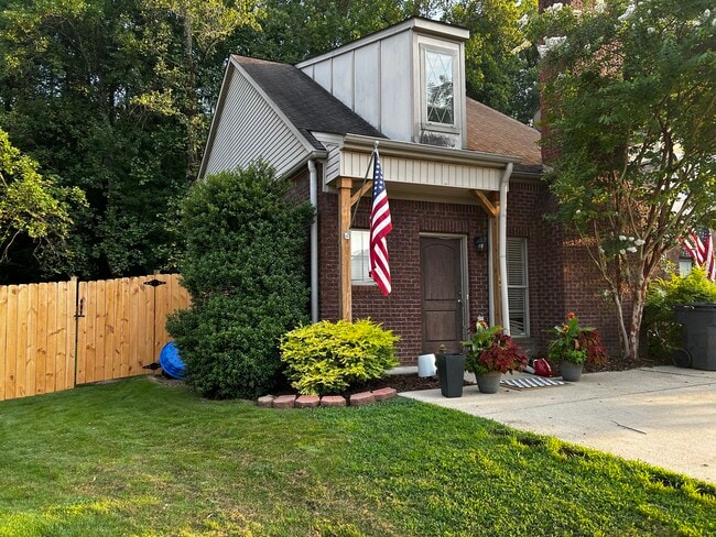 Building Photo - 4300 Ashwood Cove