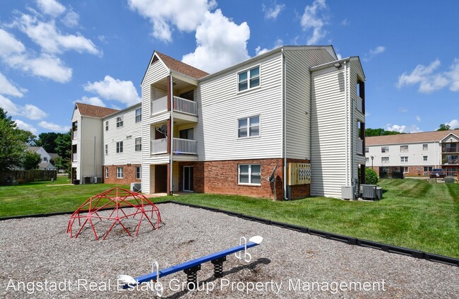 Building Photo - 2 br, 2 bath House - 102 Chesterfield Lane...