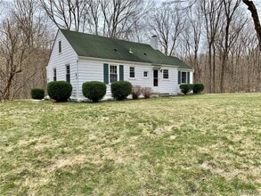 Building Photo - 336 Armonk Rd