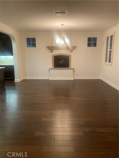 Building Photo - 25 Golf Dr