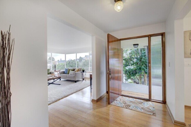 Foto del edificio - 2662 37th Ave W