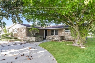 Building Photo - 2253 Hama Dr