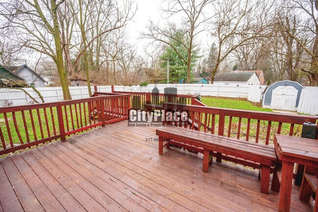 Foto del edificio - 7712 Spring Ln, Indpls, IN 46268