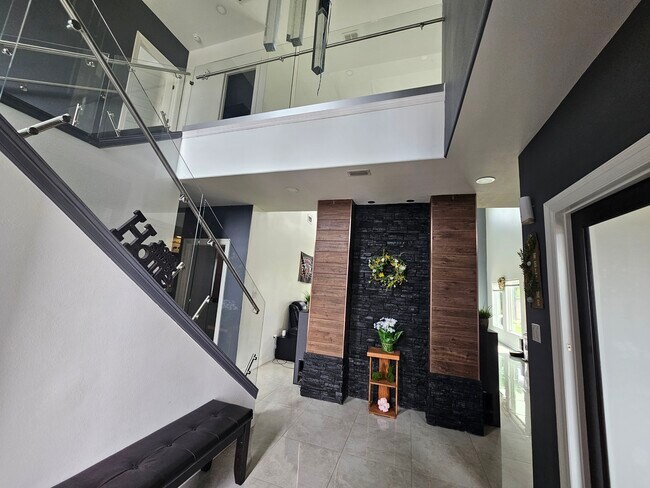 Foto del edificio - 2537 Los Portales