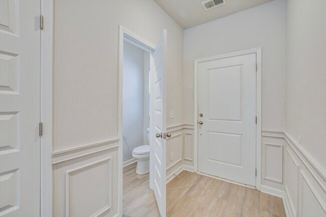 Foto del edificio - 4105 Quincy Adams Ln