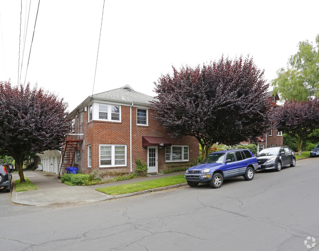 Madison Court Apartments in Portland, OR