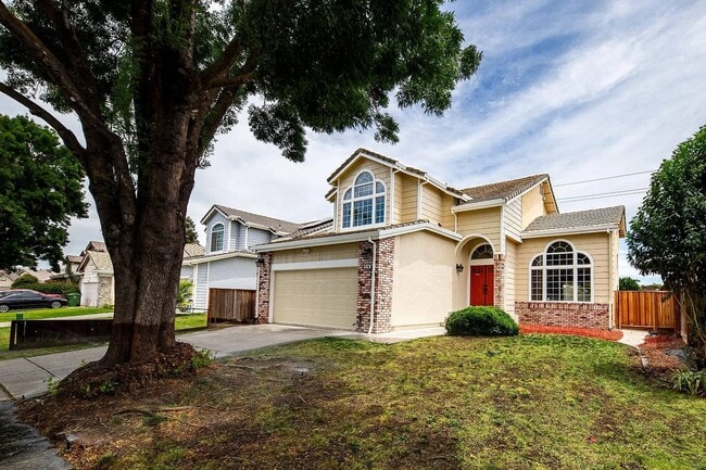 Building Photo - 270 Camelot Dr