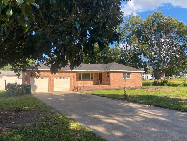 Building Photo - 4301 Chickahominy Ave