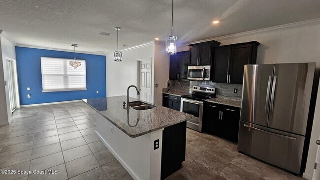 Building Photo - 965 Newton Cir