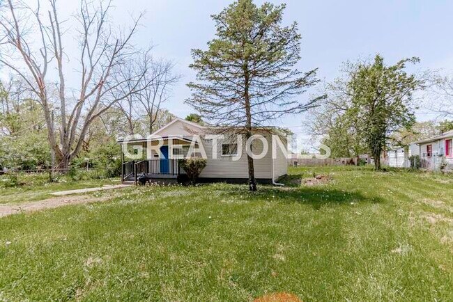 Building Photo - 3154 N Gale St